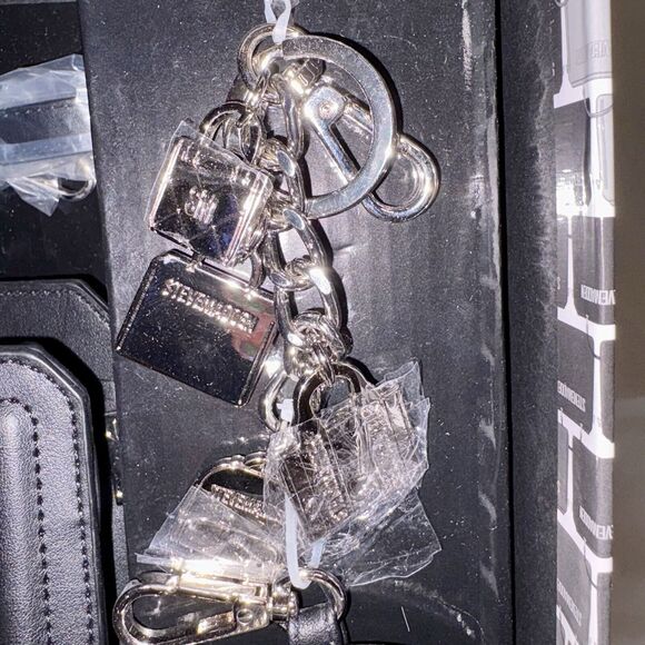 Steve Madden Gift Set Cross Body Straps Scarf Luggage Tag Earbud Case Blue More - Picture 5 of 10